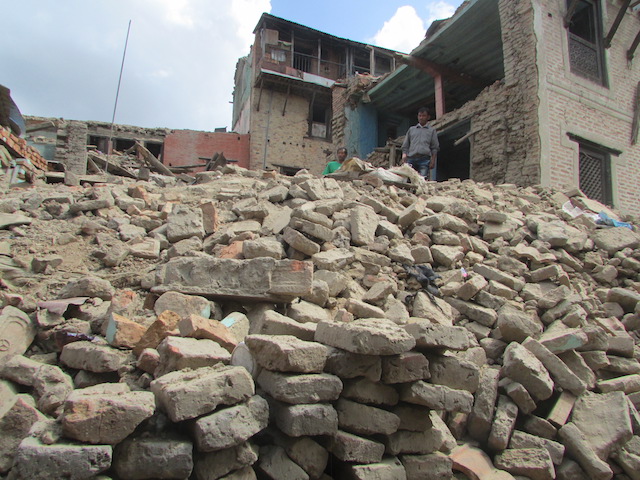 Bản tin số 4: Ngày thứ ba cứu trợ nạn nhân động đất tại Nepal
