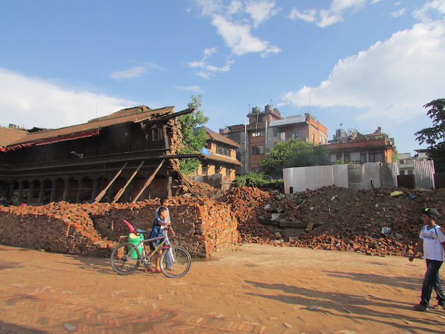 Bản tin số 4: Ngày thứ ba cứu trợ nạn nhân động đất tại Nepal