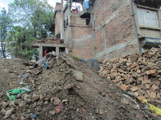 Bản tin số 5: Ngày thứ tư cứu trợ nạn nhân động đất tại Nepal