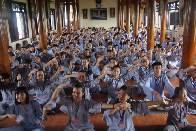 Thái Bình: Gần 300 bạn trẻ về chùa Từ Xuyên tu an lạc – Chủ đề “Tôn kính Phật”