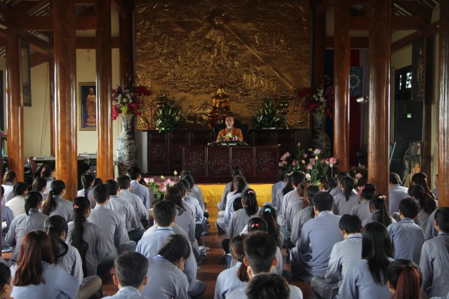 Thái Bình: Gần 300 bạn trẻ về chùa Từ Xuyên tu an lạc – Chủ đề “Tôn kính Phật”