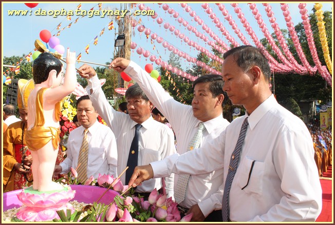 BÌNH DƯƠNG:   Phật Giáo Bình Dương Long Trọng Chào Mừng Đại Lễ PD.2559