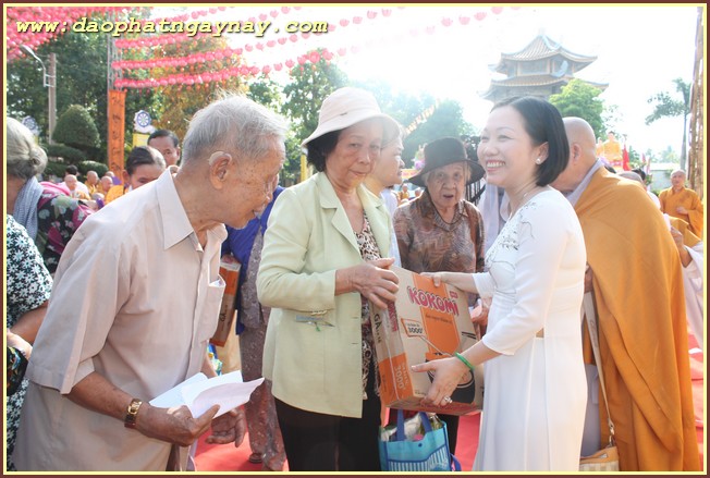 BÌNH DƯƠNG:   Phật Giáo Bình Dương Long Trọng Chào Mừng Đại Lễ PD.2559