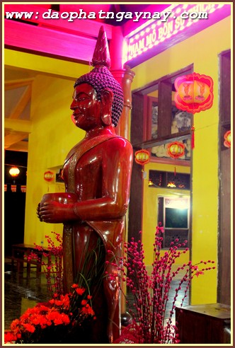 ĐỒNG NAI: Trang Nghiêm Đêm Hội Cúng Đèn Rằm Tháng 4