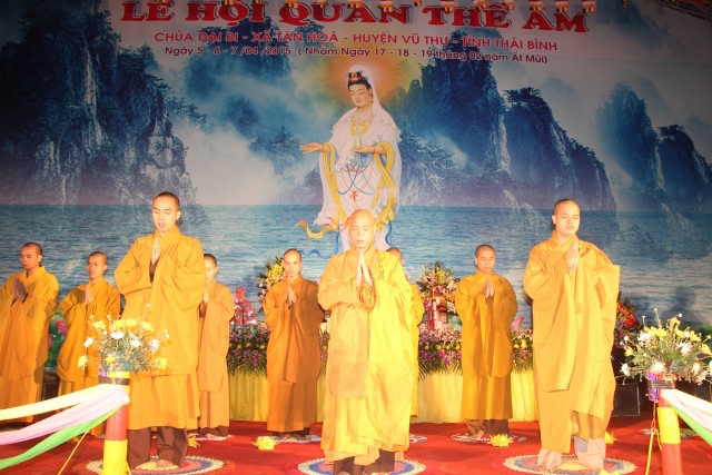 Thái Bình:  Lễ hội hoa đăng vía Quan Thế Âm Bồ tát tại chùa Đại Bi