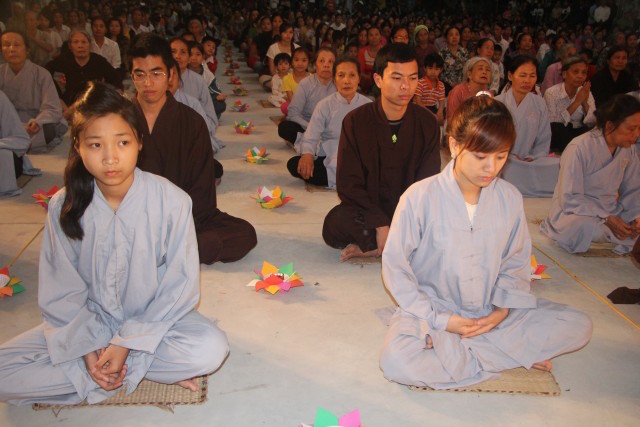 Thái Bình:  Lễ hội hoa đăng vía Quan Thế Âm Bồ tát tại chùa Đại Bi