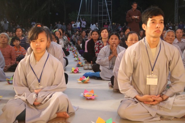 Thái Bình:  Lễ hội hoa đăng vía Quan Thế Âm Bồ tát tại chùa Đại Bi