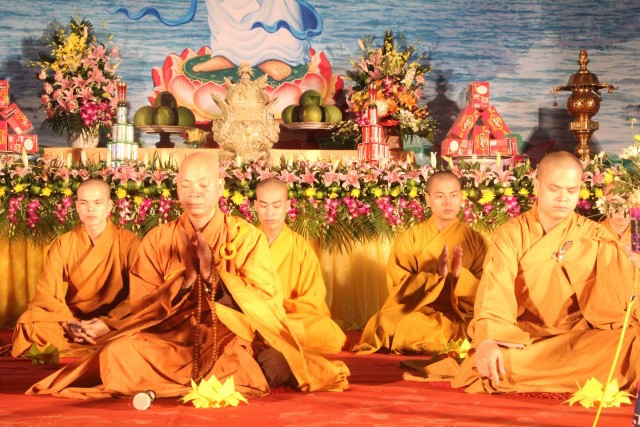 Thái Bình:  Lễ hội hoa đăng vía Quan Thế Âm Bồ tát tại chùa Đại Bi