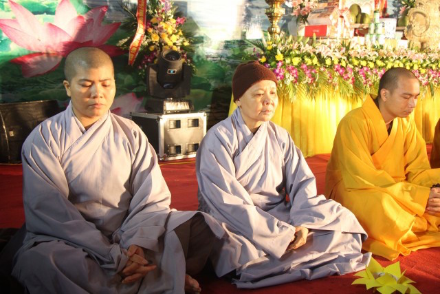 Thái Bình:  Lễ hội hoa đăng vía Quan Thế Âm Bồ tát tại chùa Đại Bi