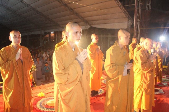 Thái Bình:  Lễ hội hoa đăng vía Quan Thế Âm Bồ tát tại chùa Đại Bi