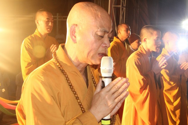 Thái Bình:  Lễ hội hoa đăng vía Quan Thế Âm Bồ tát tại chùa Đại Bi
