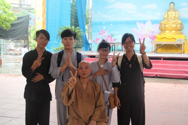 Thái Bình: Gần 300 bạn trẻ về chùa Từ Xuyên tu an lạc – Chủ đề “Tôn kính Phật”