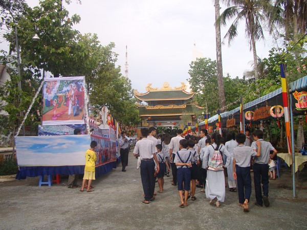 Hà Tiên: Chùm ảnh Đại lễ Phật đản tại biên cương cực nam Tổ quốc