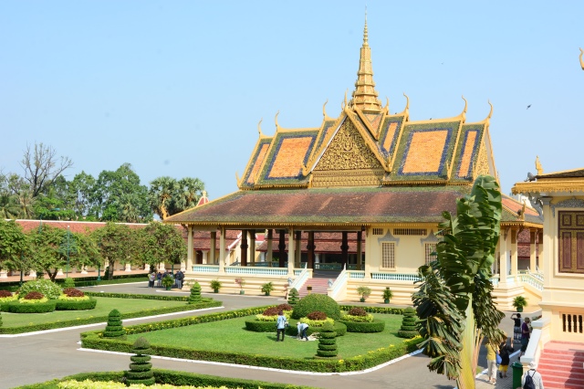 Quỹ Đạo Phật Ngày Nay: Chương trình từ thiện tại Campuchia tháng 04-2015