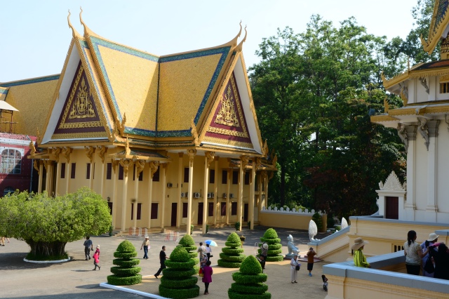 Quỹ Đạo Phật Ngày Nay: Chương trình từ thiện tại Campuchia tháng 04-2015