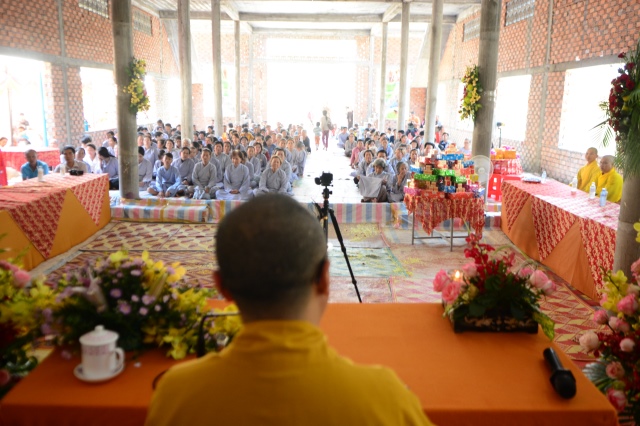 Quỹ Đạo Phật Ngày Nay: Chương trình từ thiện tại Campuchia tháng 04-2015