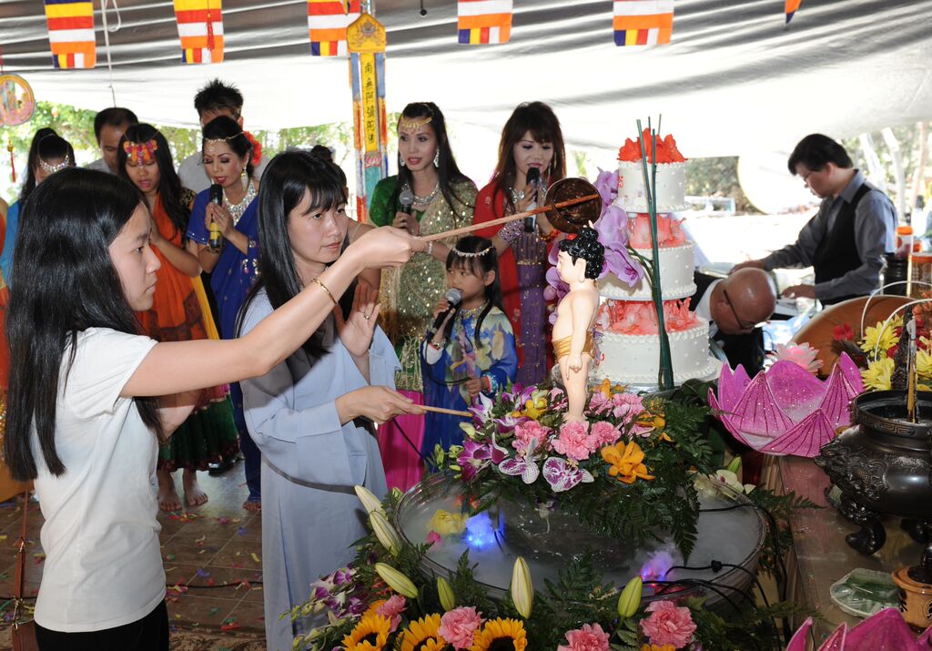 Hoa Kỳ: đại lễ Phật đản muộn nhất tại Tu Viện Huyền Không, San Jose Pl 2559