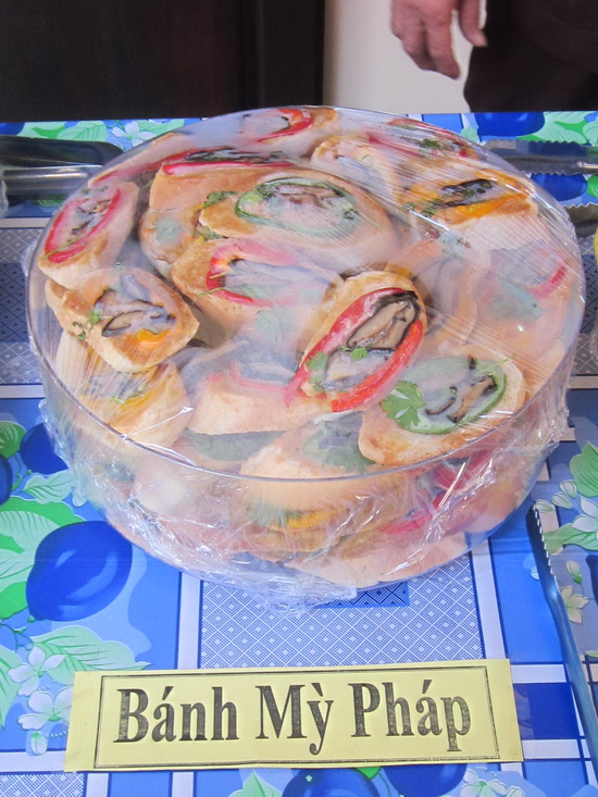 Khánh Hòa: Chùa Nam Hòa tổ chức tiệc buffet miễn phí nhân Phật đản PL 2559