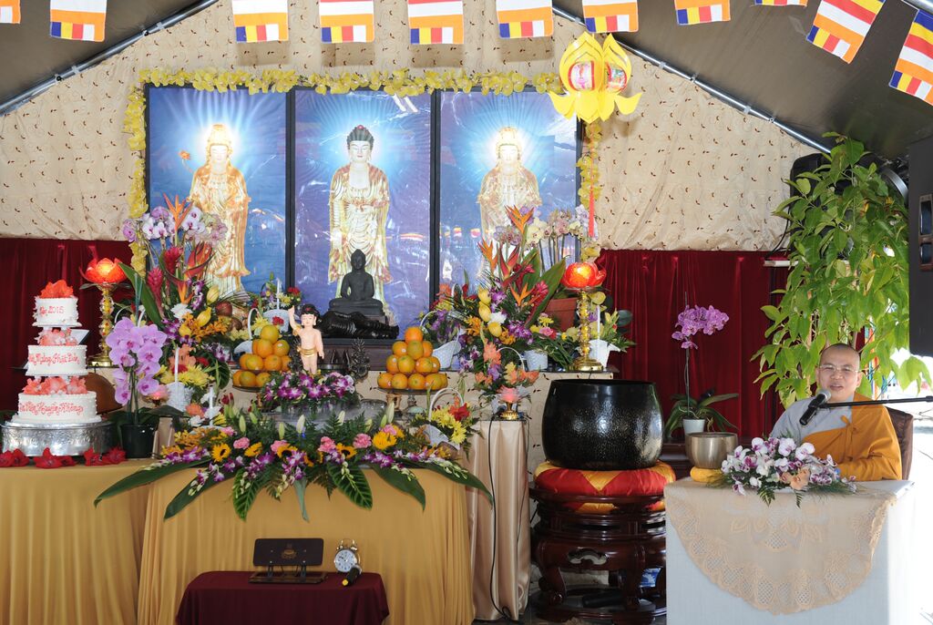 Hoa Kỳ: đại lễ Phật đản muộn nhất tại Tu Viện Huyền Không, San Jose Pl 2559