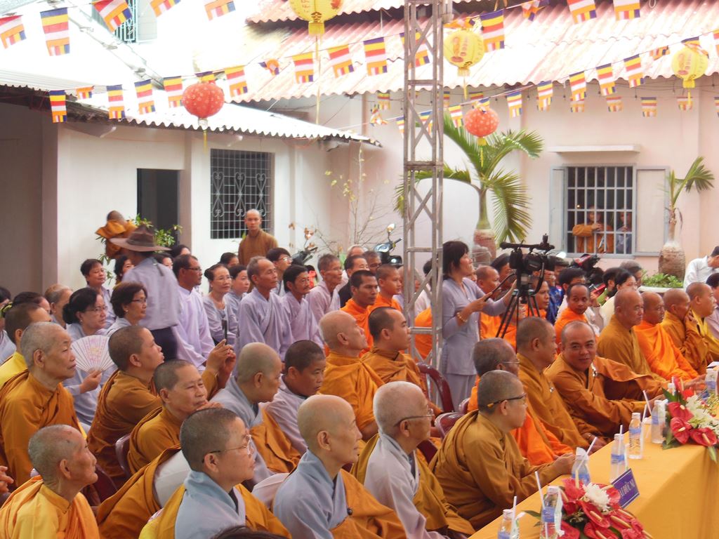 Cần Thơ: BTS Quận Ô Môn, Huyện Thới Lai, Huyện Cờ Đỏ. chào mừng ngày lễ Phật Đản PD.2559 trong mưa