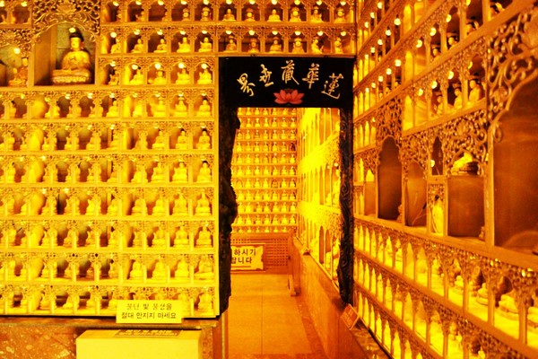 Hàn Quốc Chùm ảnh ngôi Danh lam thắng tích Vạn Phật Tự