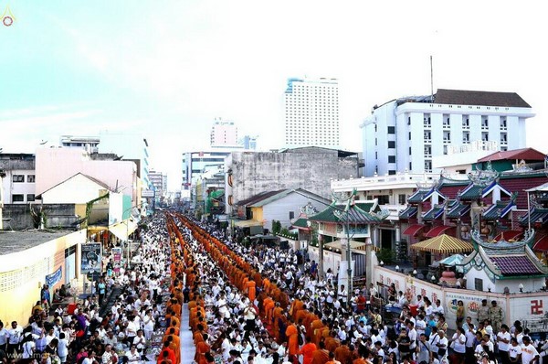 Thái Lan: Chùm ảnh Lễ cúng dường 10 nghìn vị tăng sĩ quốc tế tại Tp. Hat Yai