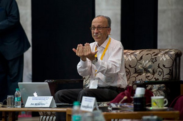 Hội đàm Vật lý Lượng tử và Triết học Trung Quán luận tại Đại học Jawaharlal Nehru, Ấn Độ