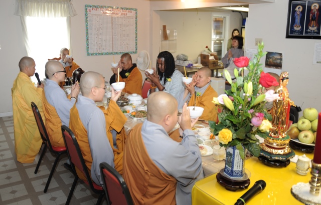 Hoa Kỳ: Lễ Vu Lan 2015 và triển lãm ảnh chùa Việt Nam tại chùa An Lạc - Indiana