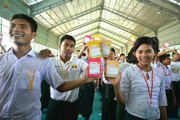 Myanmar: Chùm ảnh chuẩn bị 10 nghìn vị Tăng diễu hành vị trí hình ảnh đẹp ấn tượng