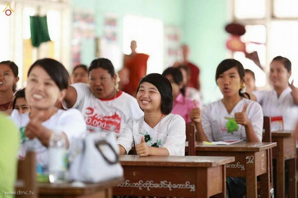 Myanmar: Chùm ảnh chuẩn bị 10 nghìn vị Tăng diễu hành vị trí hình ảnh đẹp ấn tượng