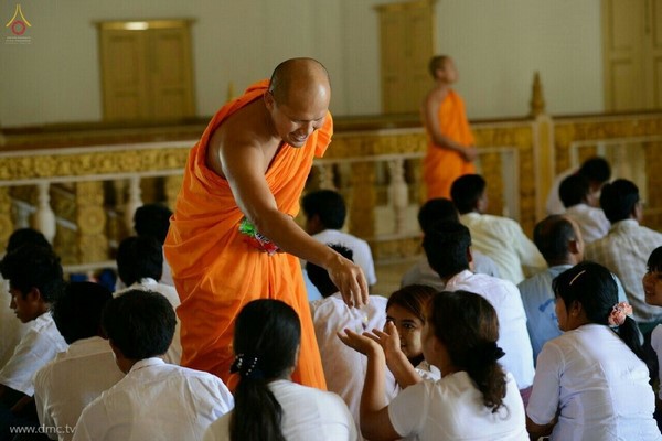 Myanmar: Chùm ảnh chuẩn bị 10 nghìn vị Tăng diễu hành vị trí hình ảnh đẹp ấn tượng