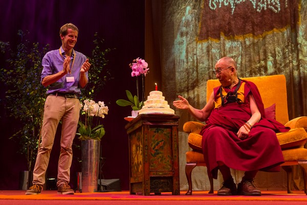 Anh Quốc Đức Đạt Lai Lạt Ma tiếp những người ủng hộ Tây Tạng