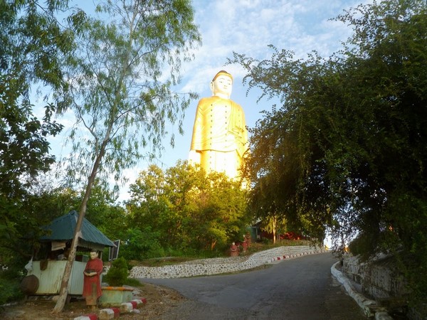 Chùm ảnh Danh lam Thắng tích Maha Bodhi Tahtaung Myanmar nổi tiếng thế giới