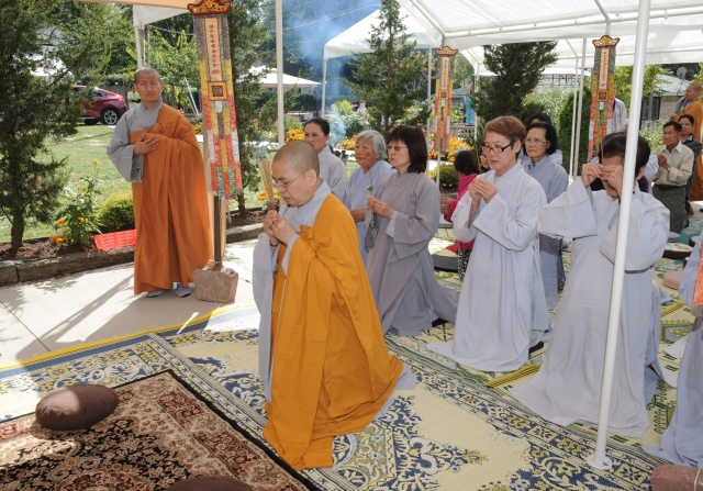 Hoa Kỳ: Lễ Vu Lan 2015 và triển lãm ảnh chùa Việt Nam tại chùa An Lạc - Indiana