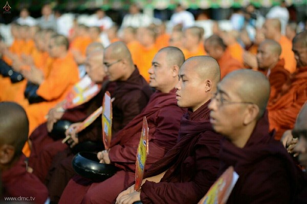 Myanmar: Chùm ảnh 10 nghìn chư Tăng diễu hành xung quanh Cố đô Phật giáo Mandalay