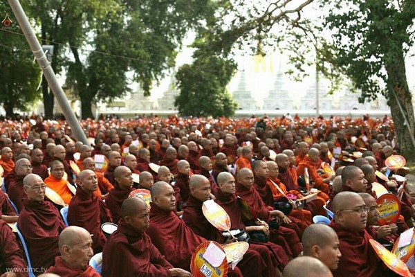 Myanmar: Chùm ảnh 10 nghìn chư Tăng diễu hành xung quanh Cố đô Phật giáo Mandalay