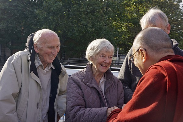 Anh Quốc Đức Đạt Lai Lạt Ma tiếp những người ủng hộ Tây Tạng