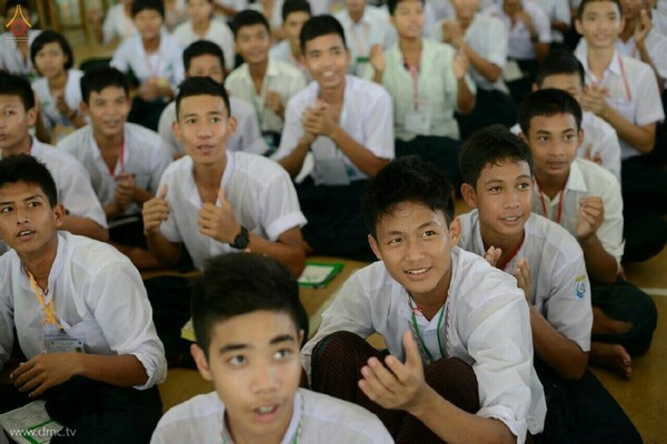 Myanmar: Chùm ảnh chuẩn bị 10 nghìn vị Tăng diễu hành vị trí hình ảnh đẹp ấn tượng