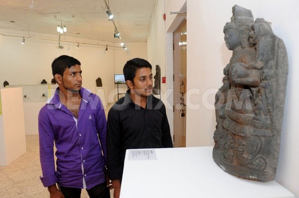 Chùm ảnh Triển lãm tác phẩm điêu khắc Phật giáo tại Bảo tàng Quốc gia Bangladesh