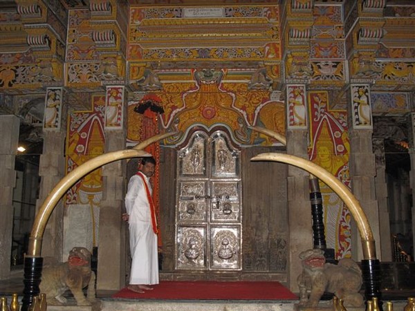 Danh lam Cổ Tự Dalada Maligawa Quốc bảo Sri Lanka