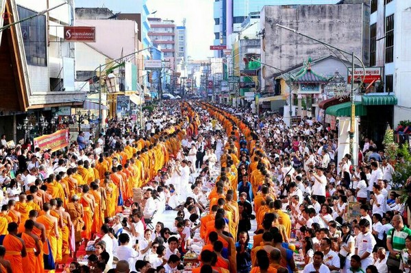 Thái Lan: Chùm ảnh Lễ cúng dường 10 nghìn vị tăng sĩ quốc tế tại Tp. Hat Yai