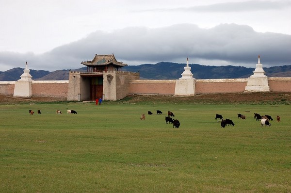 Mông Cổ: Ngôi Già lam Cổ tự Erdene Zuu tuyệt đẹp