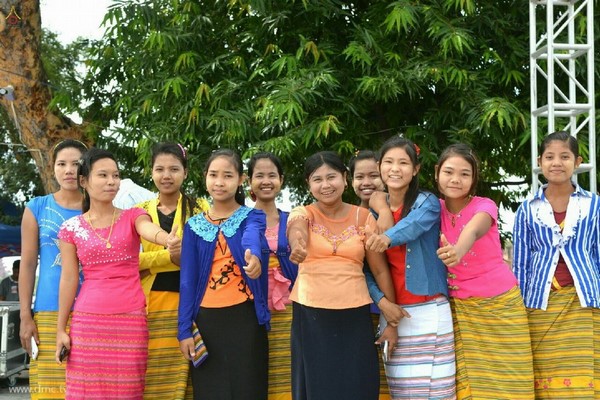 Myanmar: Chùm ảnh 10 nghìn chư Tăng diễu hành xung quanh Cố đô Phật giáo Mandalay