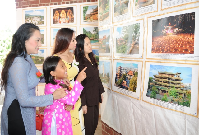 Hoa Kỳ: Lễ Vu Lan 2015 và triển lãm ảnh chùa Việt Nam tại chùa An Lạc - Indiana