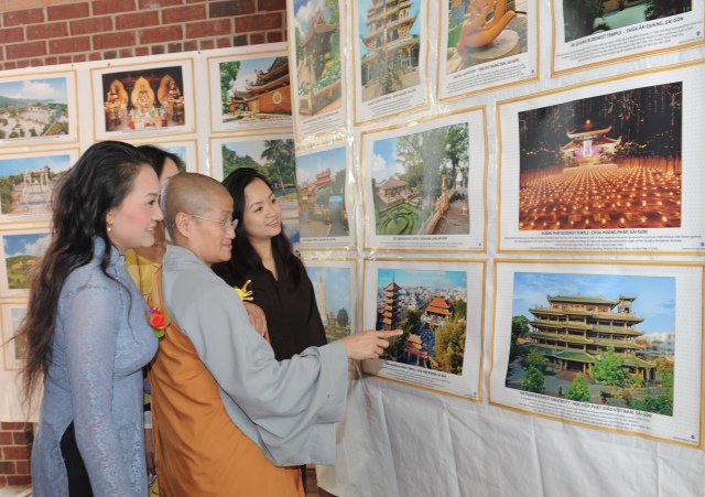 Hoa Kỳ: Lễ Vu Lan 2015 và triển lãm ảnh chùa Việt Nam tại chùa An Lạc - Indiana