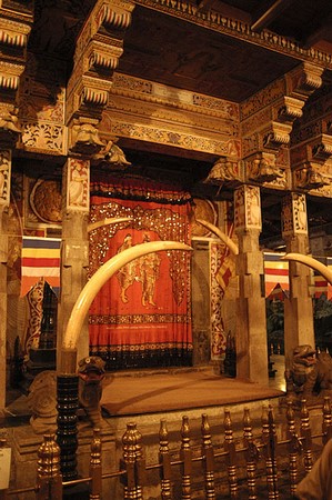 Danh lam Cổ Tự Dalada Maligawa Quốc bảo Sri Lanka