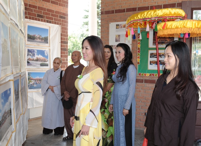 Hoa Kỳ: Lễ Vu Lan 2015 và triển lãm ảnh chùa Việt Nam tại chùa An Lạc - Indiana