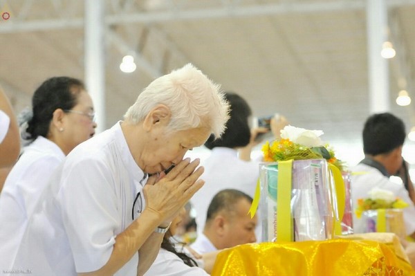 Thái Lan: Chùm ảnh cúng dường thuốc chuyên dụng cho chư Tăng