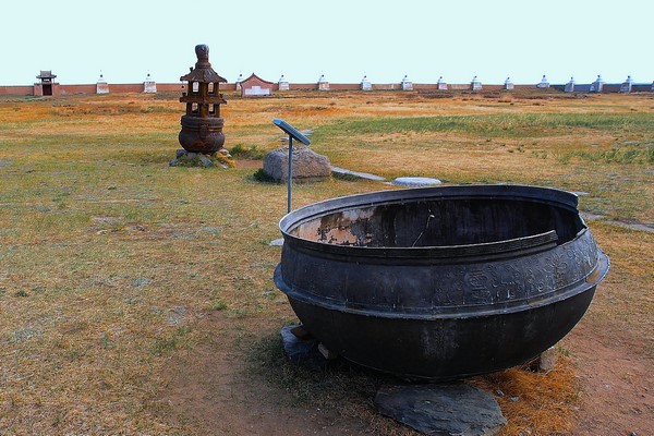 Mông Cổ: Ngôi Già lam Cổ tự Erdene Zuu tuyệt đẹp