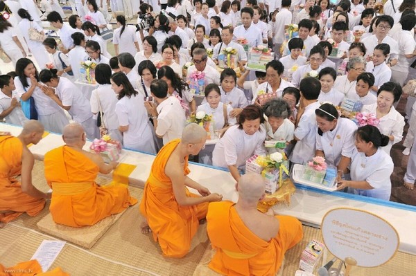 Thái Lan: Chùm ảnh cúng dường thuốc chuyên dụng cho chư Tăng